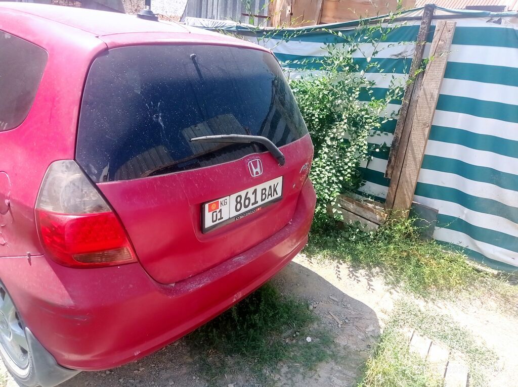 Honda Fit: 2002 г., 1.3 л, Автомат, Бензин, Хэтчбэк: фото 3