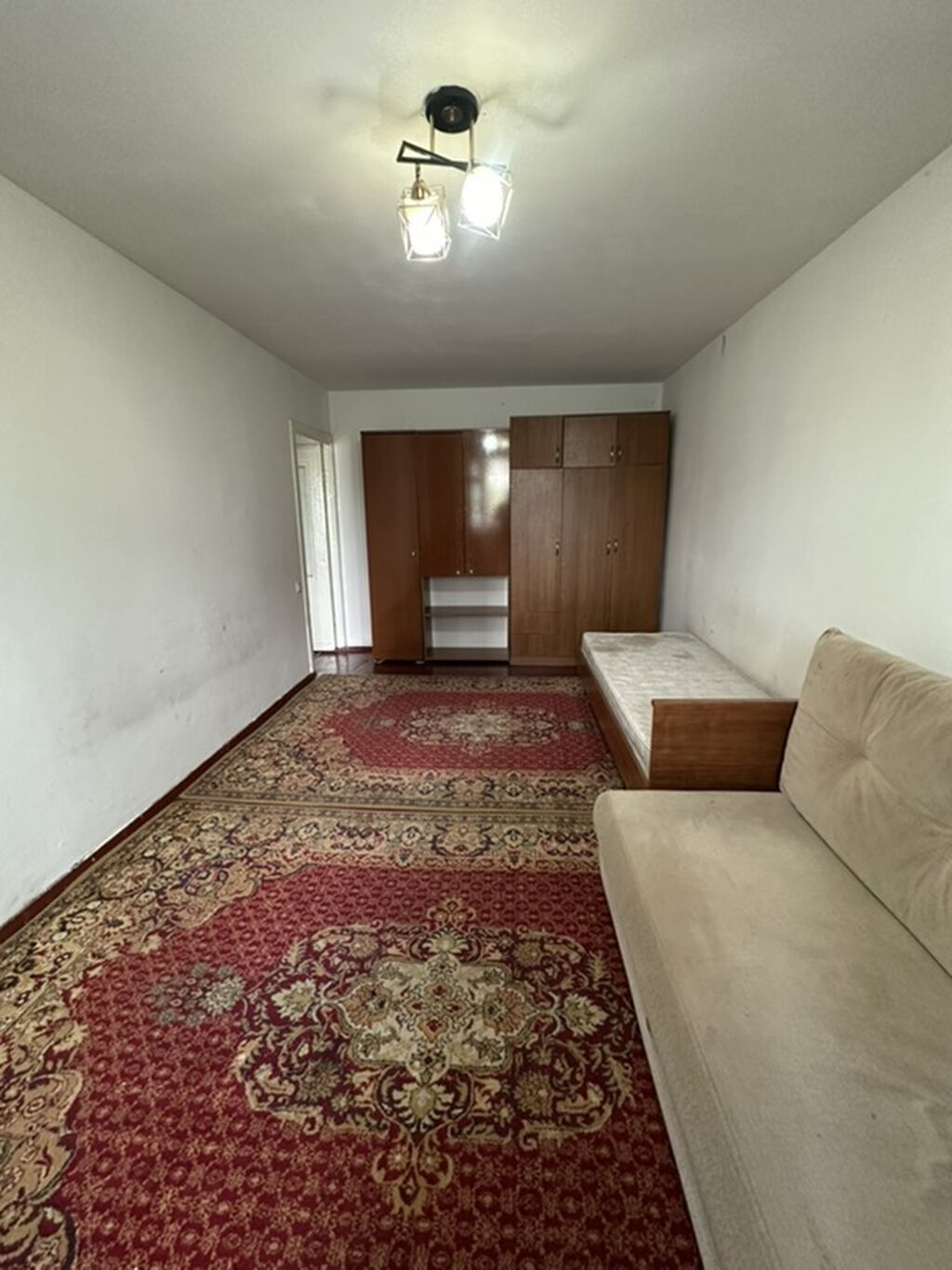 1 комната, 35 м², 10 мкр 104 серия, 5 этаж, Старый ремонт: фото 4