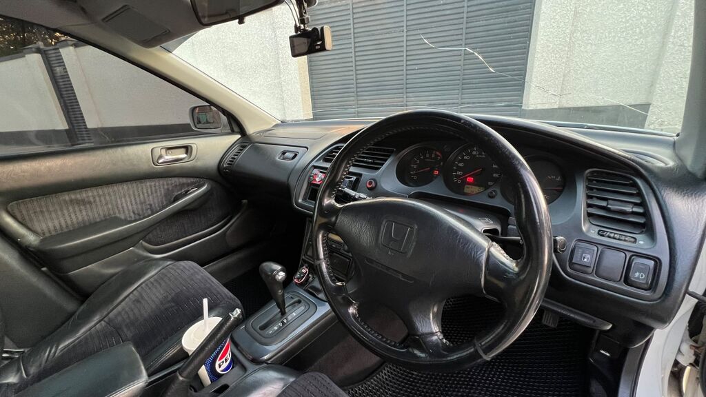 Honda Accord: 2002 г., 2 л, Автомат, Бензин, Седан: фото 5