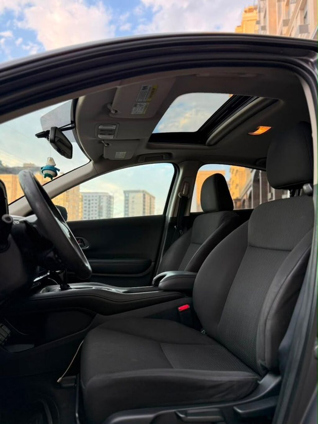 Honda Vezel: 2015 г., 1.8 л, Автомат, Бензин, Кроссовер: фото 2