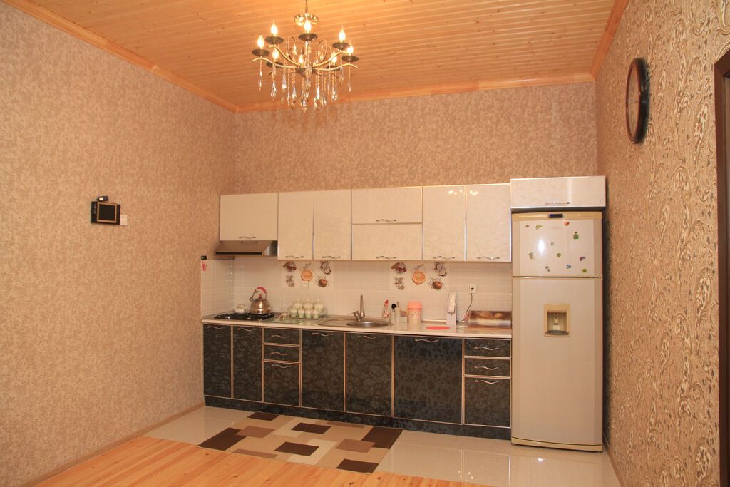80 kv. m, 3 otaqlı, Kanalizasiya, Kombi