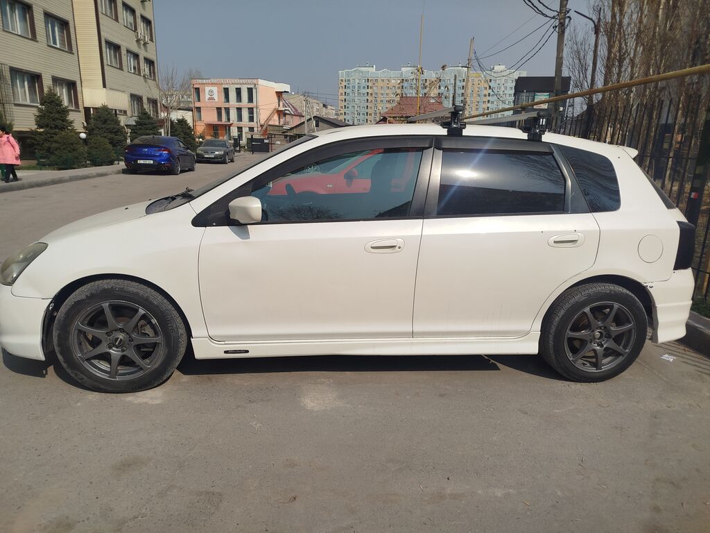 Honda Civic: 2005 г., 1.7 л, Автомат, Бензин, Хэтчбэк: фото 4