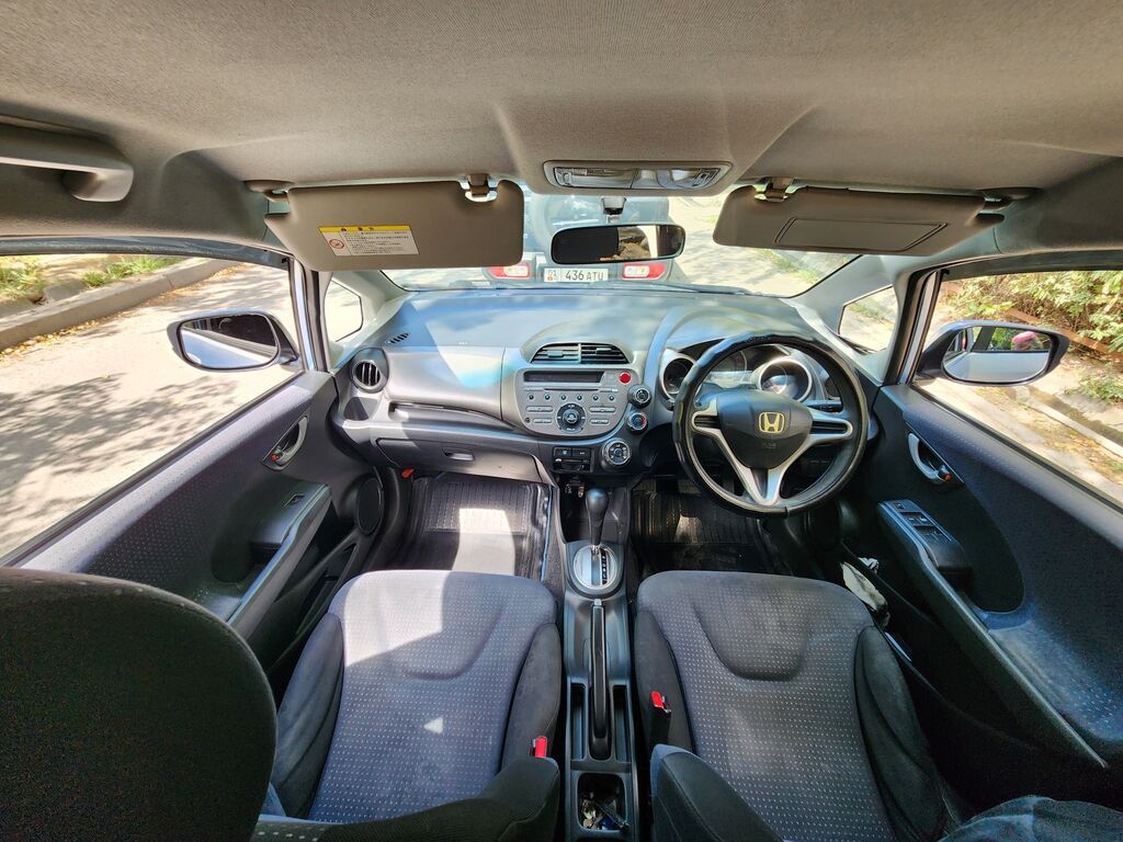 Honda Fit: 2008 г., 1.3 л, Вариатор, Бензин, Хэтчбэк: фото 4