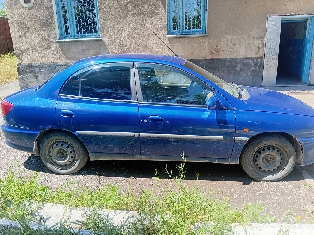 Kia Rio: 2002 г., 1.5 л, Автомат, Бензин, Седан: фото 3