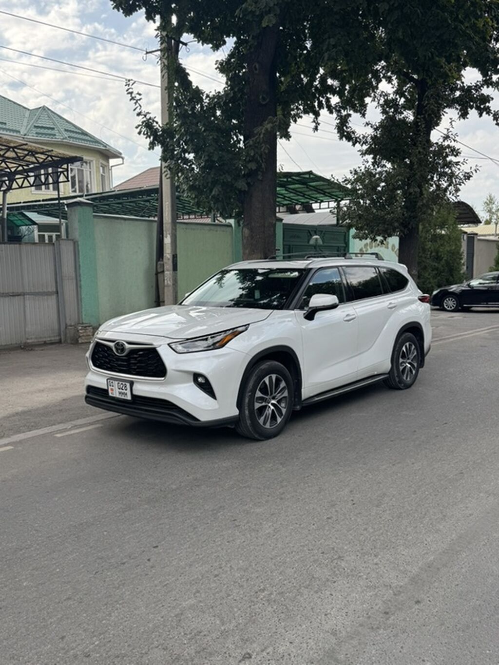 Toyota Highlander: 2022 г., 3.5 л, Автомат, Бензин, Кроссовер: фото 3