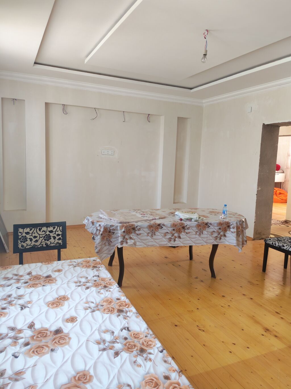 6 otaqlı, 210 kv. m, Yeni təmirli
