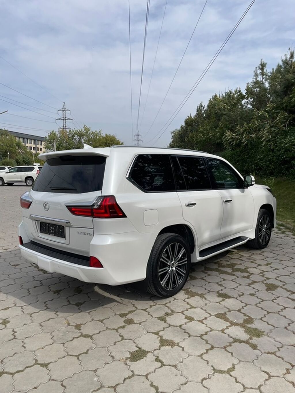 Lexus LX: 2017 г., 5.7 л, Автомат, Бензин, Внедорожник: фото 6
