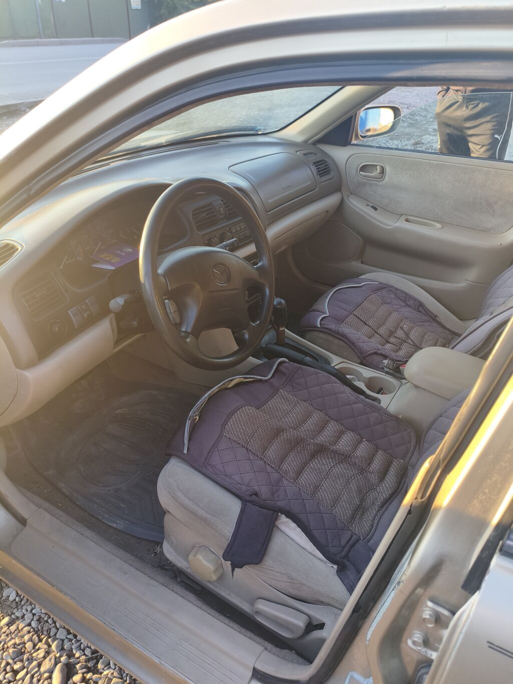 Mazda 626: 1999 г., 2 л, Механика, Бензин, Седан: фото 2