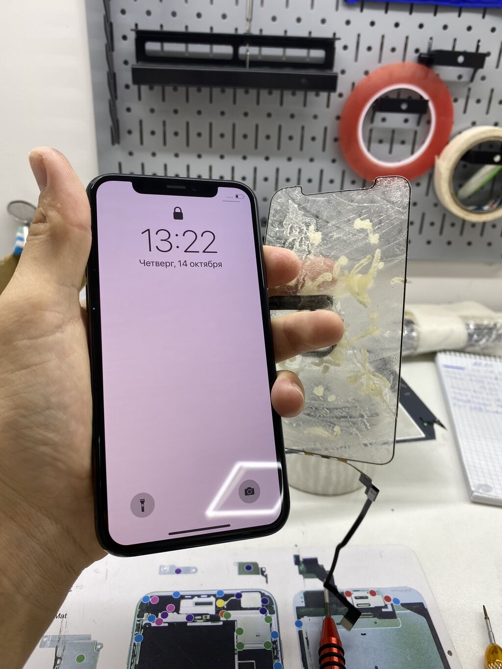 Телефоны, планшеты: Замена стекла на IPhone iPad Apple Watch Когда можно поменять только