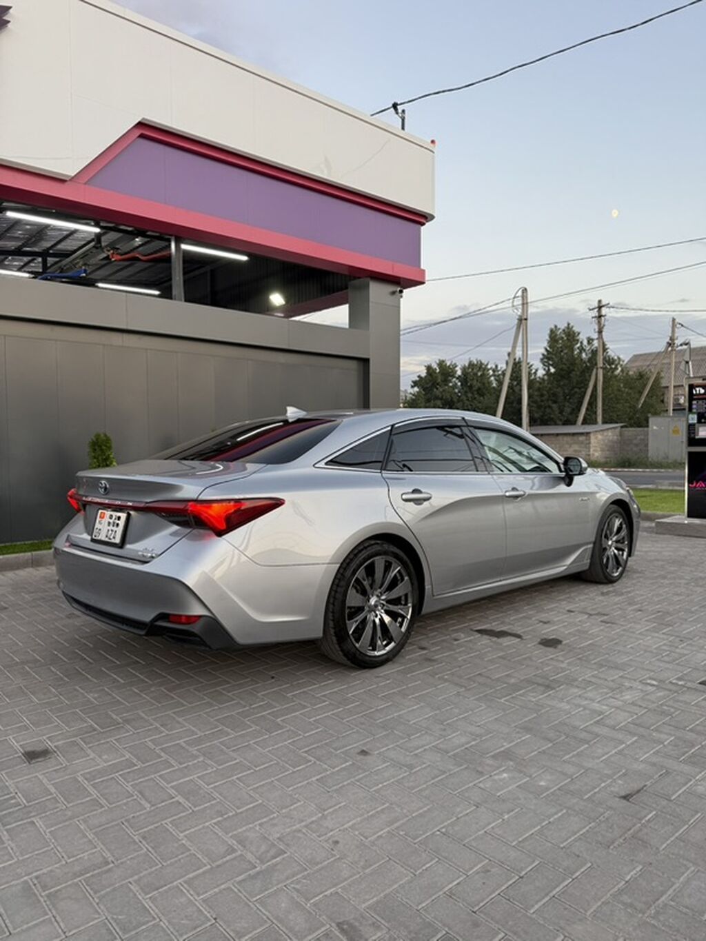 Toyota Avalon: 2019 г., 2.5 л, Гибрид, Седан: фото 3