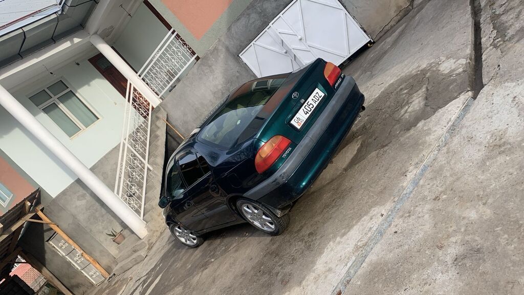Toyota Avensis: 2002 г., 2 л, Автомат, Бензин, Седан: фото 1
