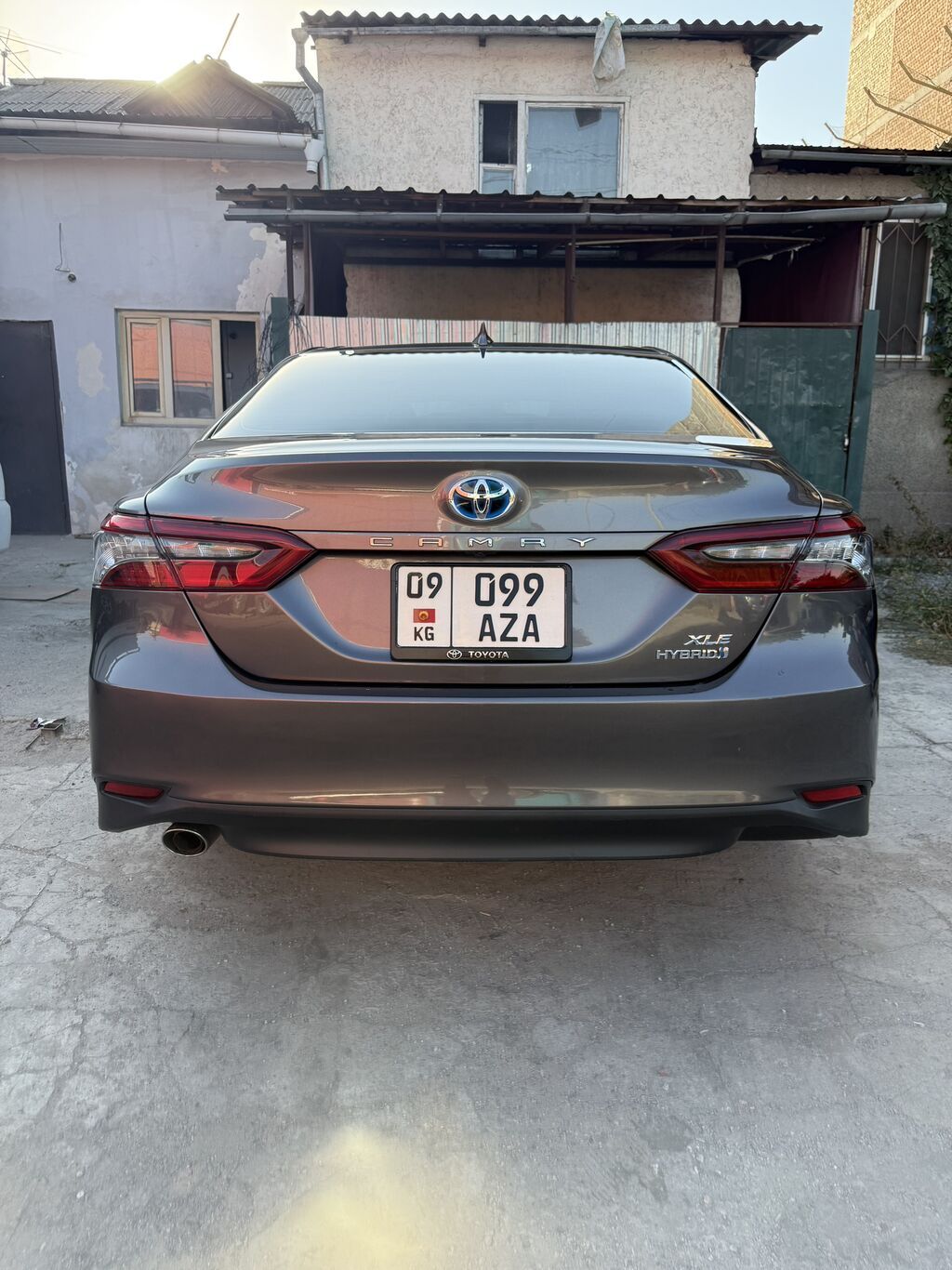 Toyota Camry: 2021 г., 2.5 л, Вариатор, Гибрид, Седан: фото 4