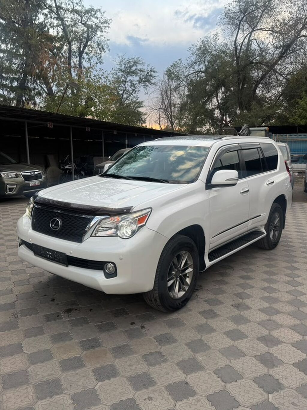 Lexus GX: 2012 г., 4.6 л, Автомат, Бензин, Внедорожник: фото 2