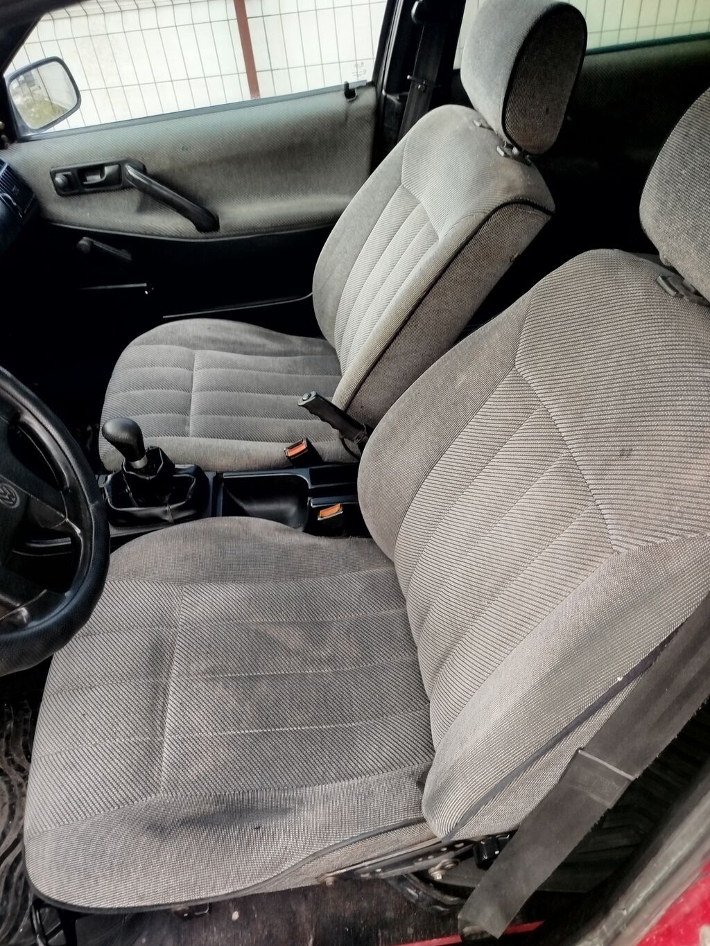 Volkswagen Passat: 1989 г., 1.8 л, Механика, Бензин, Универсал: фото 4