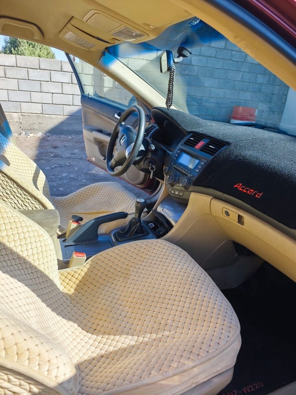 Honda Accord: 2004 г., 2 л, Механика, Бензин, Седан: фото 8