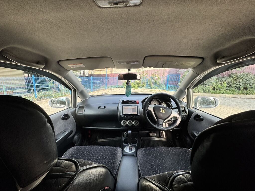 Honda Fit: 2007 г., 1.3 л, Вариатор, Бензин, Хэтчбэк: фото 6