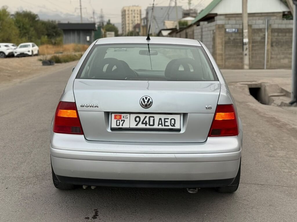 Volkswagen Bora: 2002 г., 1.6 л, Автомат, Бензин, Седан: фото 5