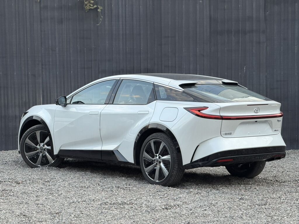 Toyota bZ5: 2026 г., 0.1 л, Автомат, Электромобиль, Кроссовер: фото 2