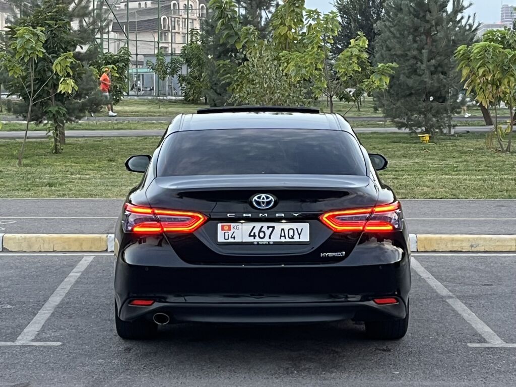 Toyota Camry: 2019 г., 2.5 л, Вариатор, Гибрид, Седан: фото 4