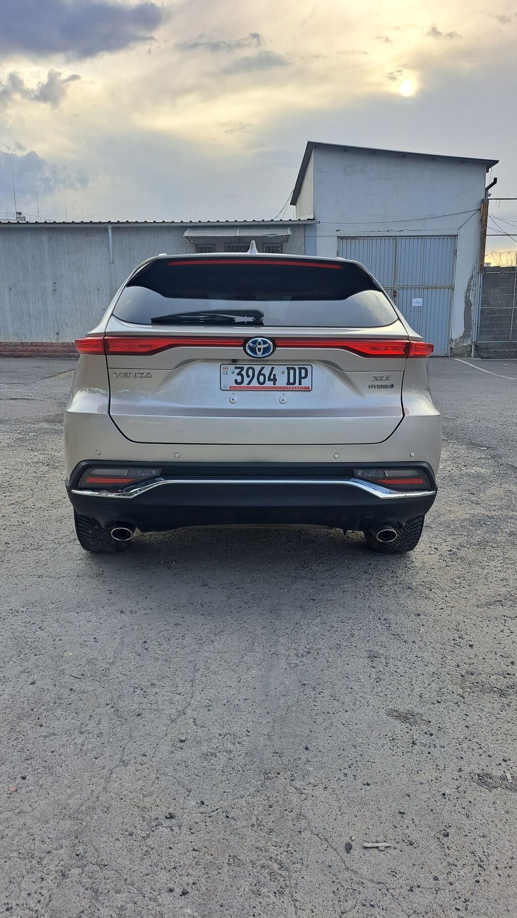 Toyota Venza: 2020 г., 2.5 л, Автомат, Гибрид, Кроссовер: фото 4