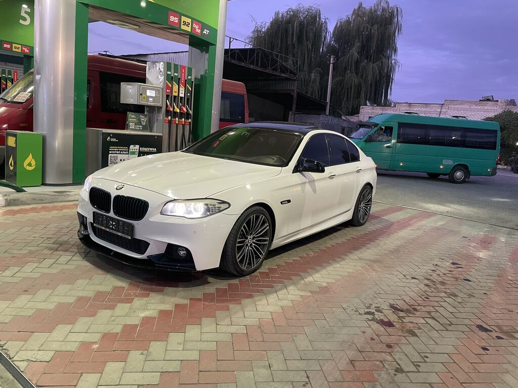 BMW 5 series: 2010 г., 3 л, Автомат, Бензин, Седан: фото 2