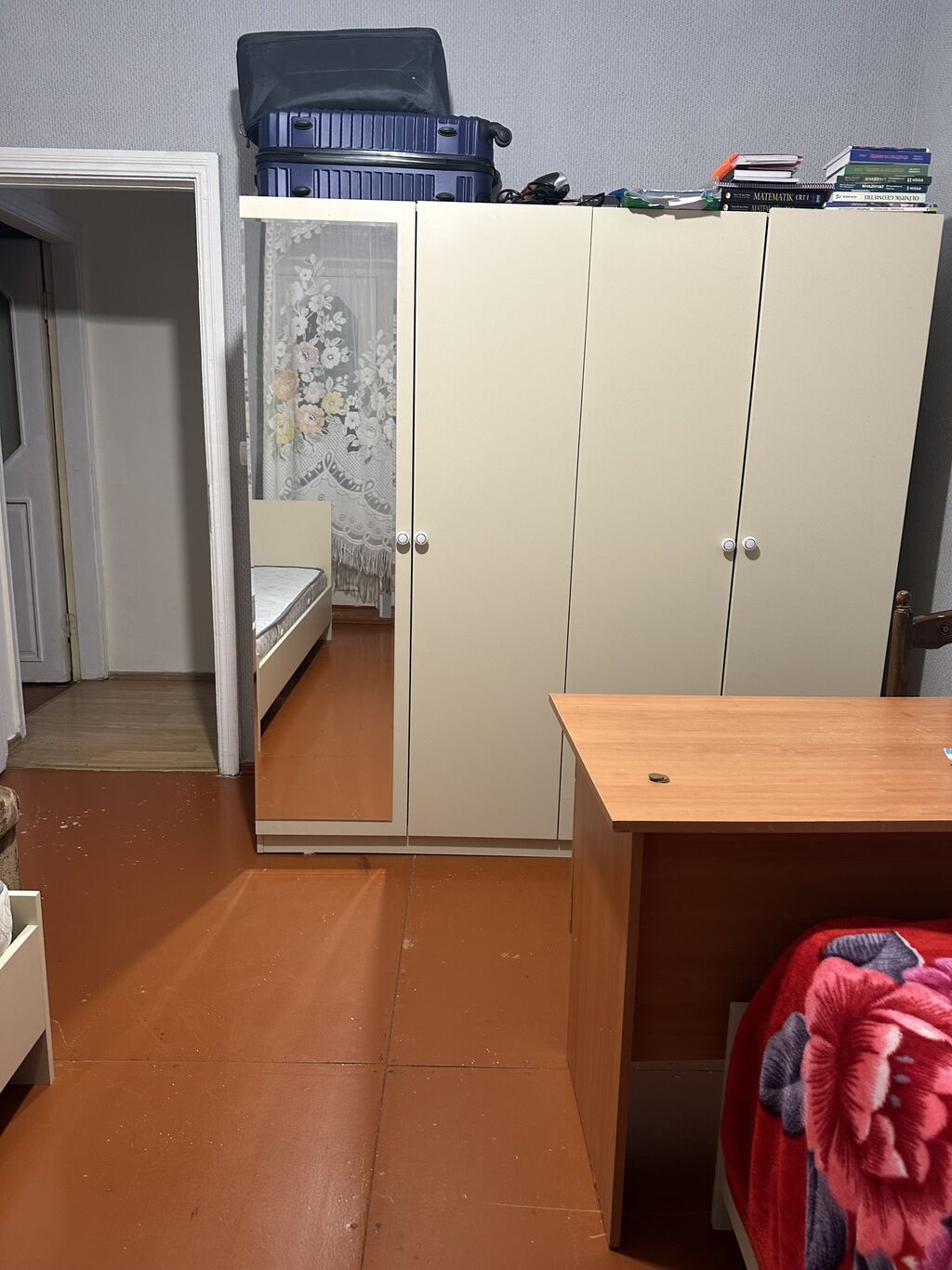 Qızlar və tələbə xanımlar üçün universitetlər 18 saylı peşə liseyi