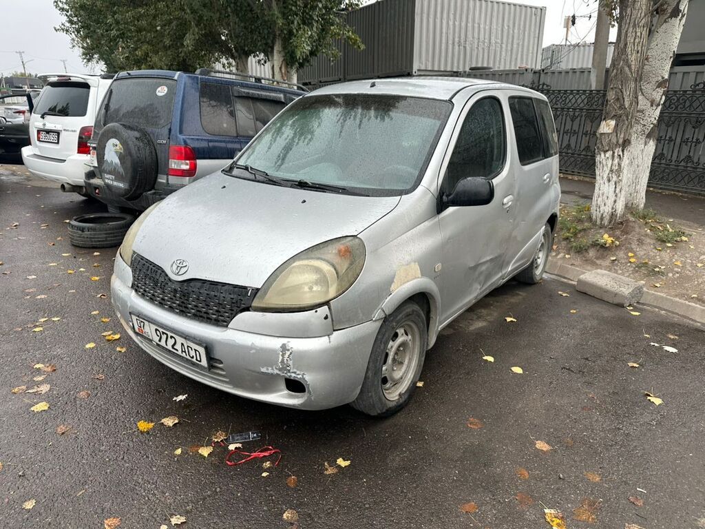 Toyota Yaris Verso: 2001 г., 1.3 л, Механика, Бензин, Минивэн: фото 2