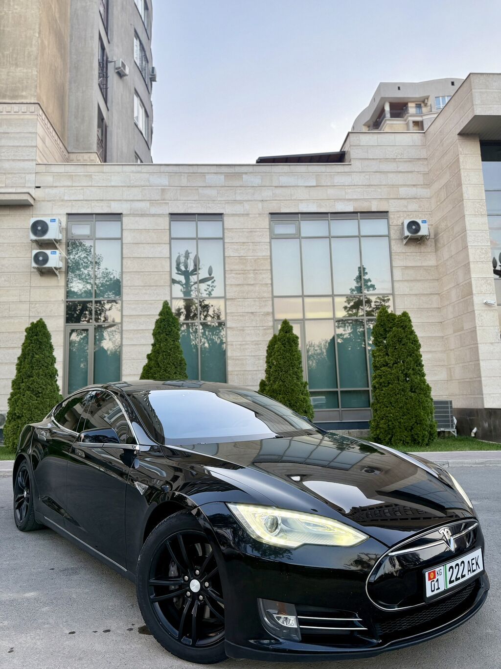 Tesla Model S 2013, электромобиль: фото 2