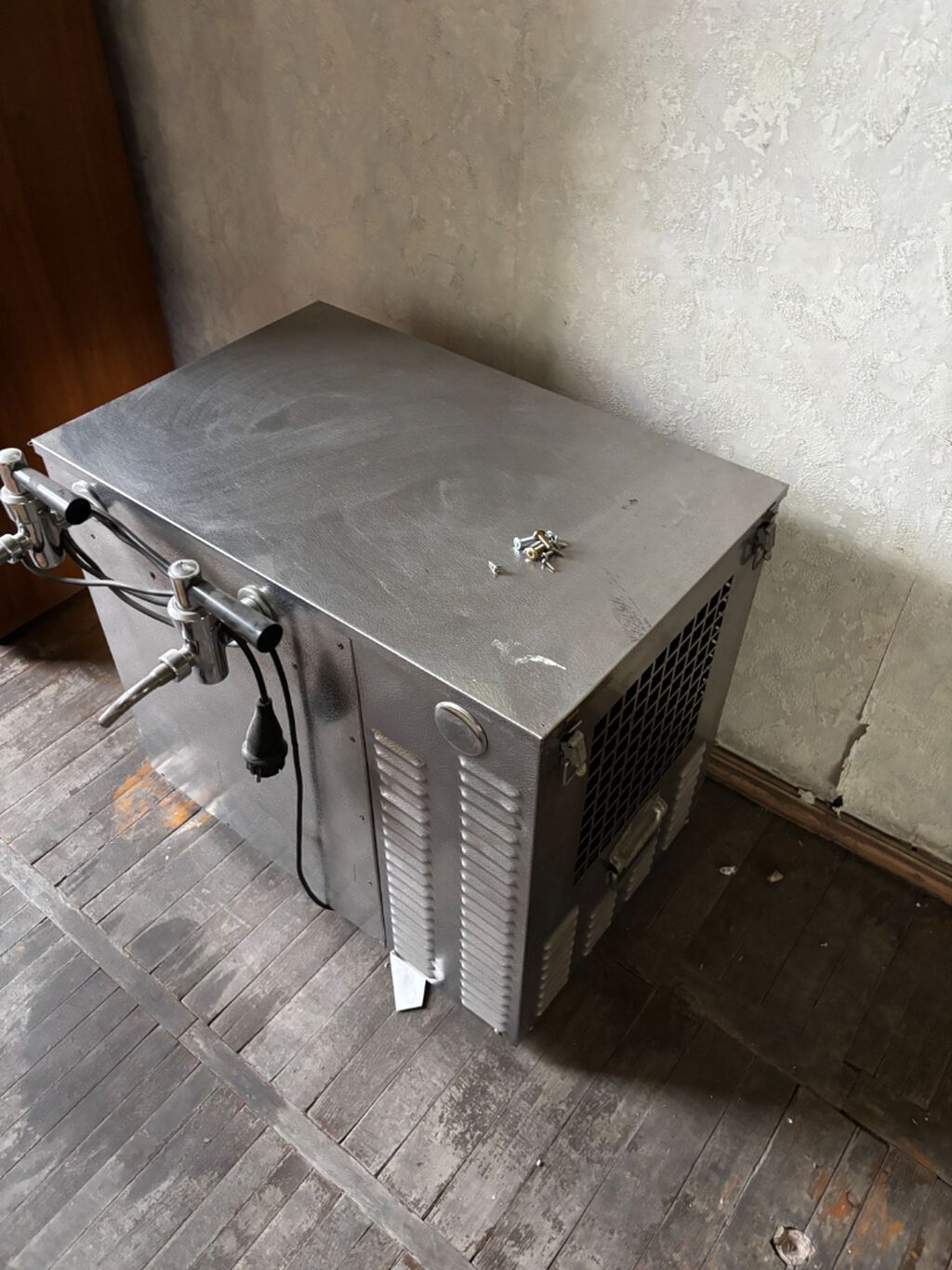 Продается б/у охладитель для пива производства Германия. Цена - 200 $