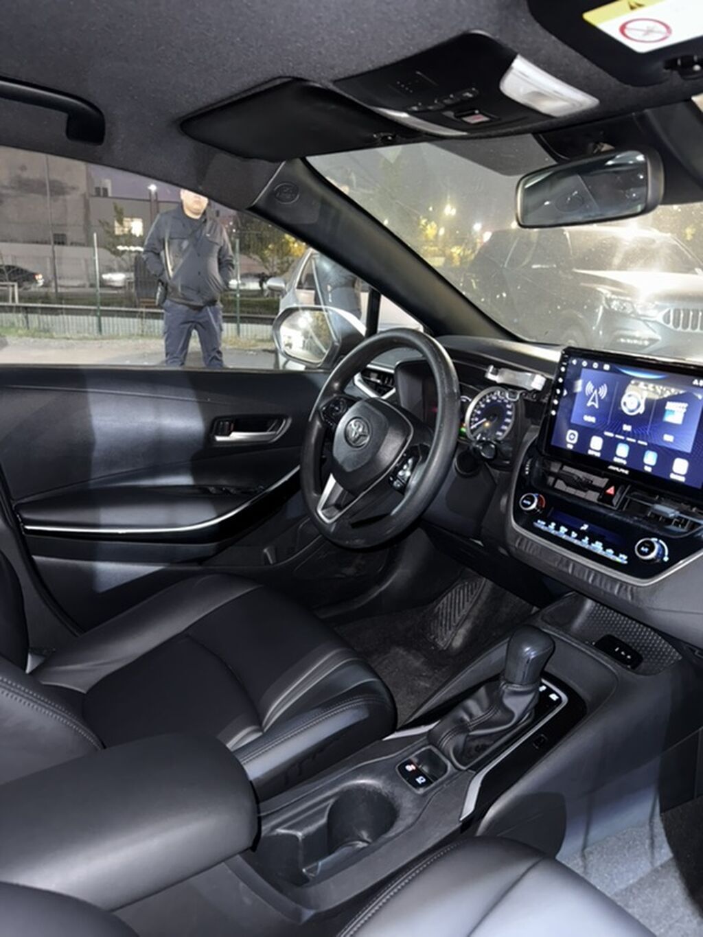 Toyota Corolla: 2019 г., 1.8 л, Вариатор, Гибрид, Седан: фото 8