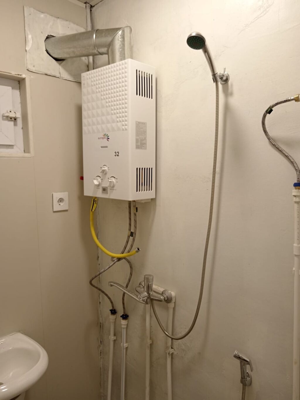 45 kv. m, 1 otaqlı, Qaz, İşıq, Su