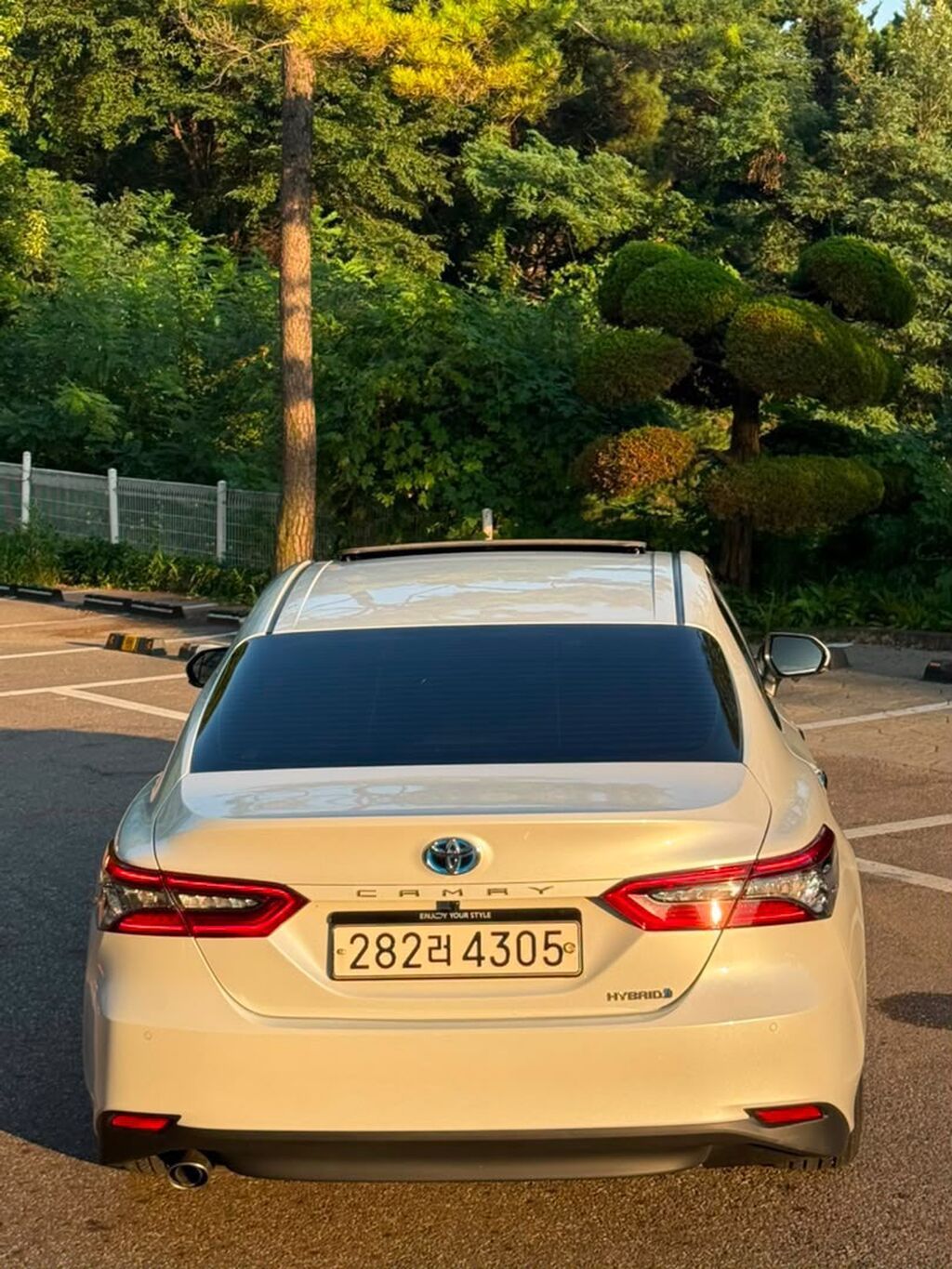 Toyota Camry: 2021 г., 2.5 л, Автомат, Гибрид, Седан: фото 5