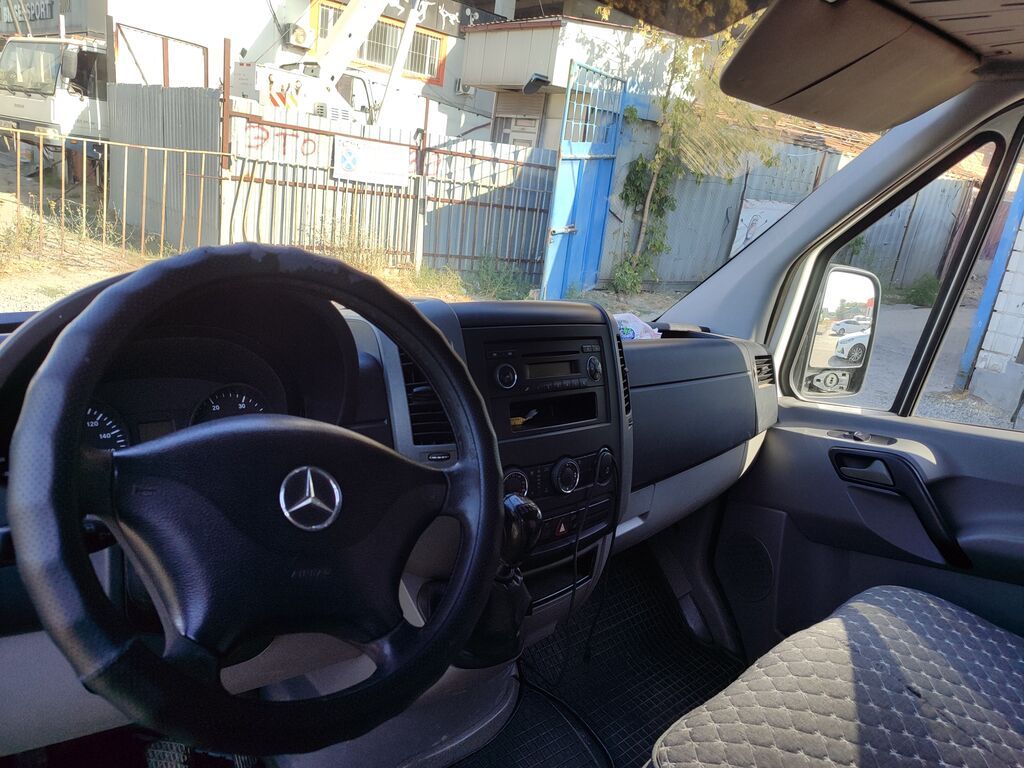 Mercedes-Benz Sprinter фургон, белый, кузов средней длины и высоты: фото 5