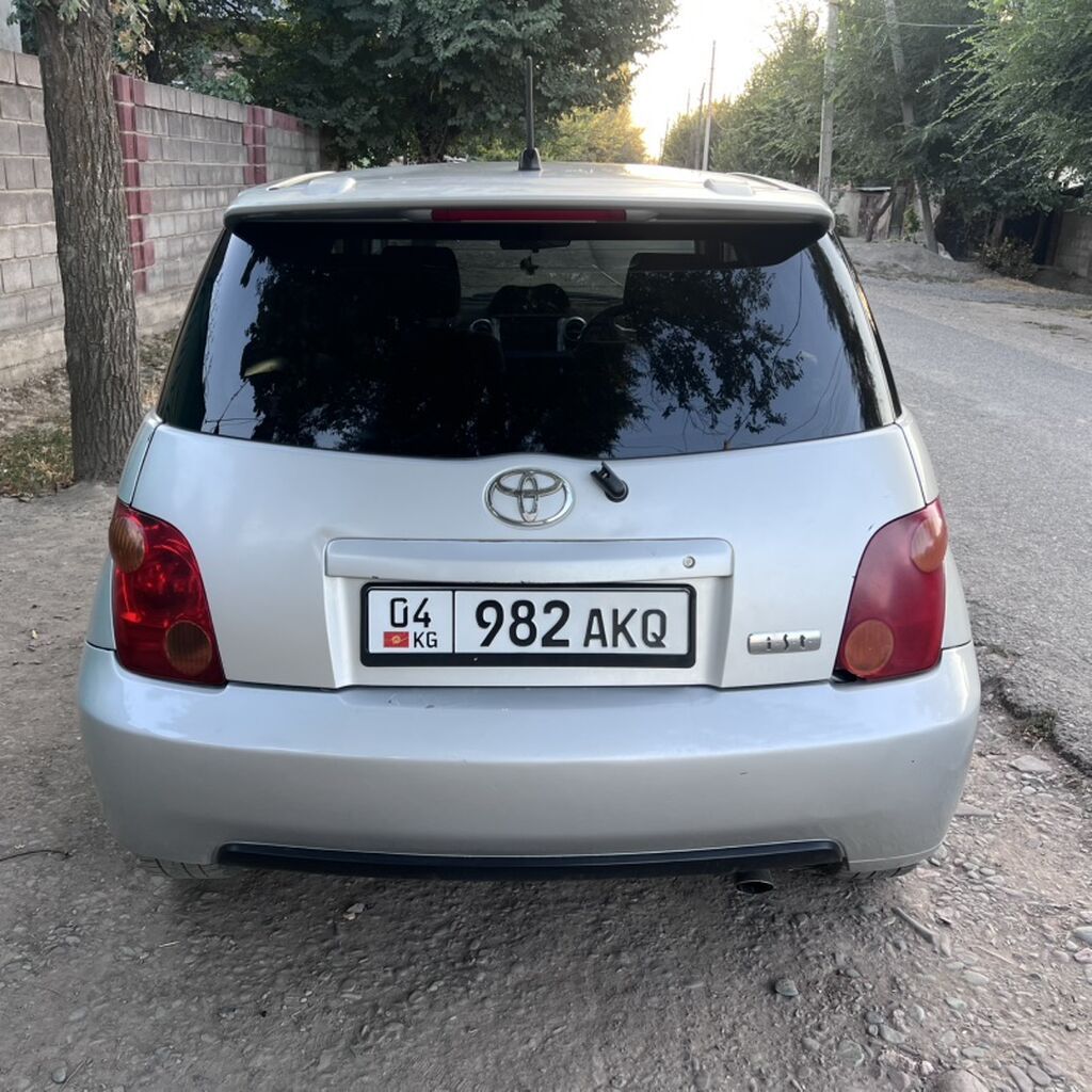 Toyota Ist: 2003 г., Автомат, Бензин, Хэтчбэк: фото 7