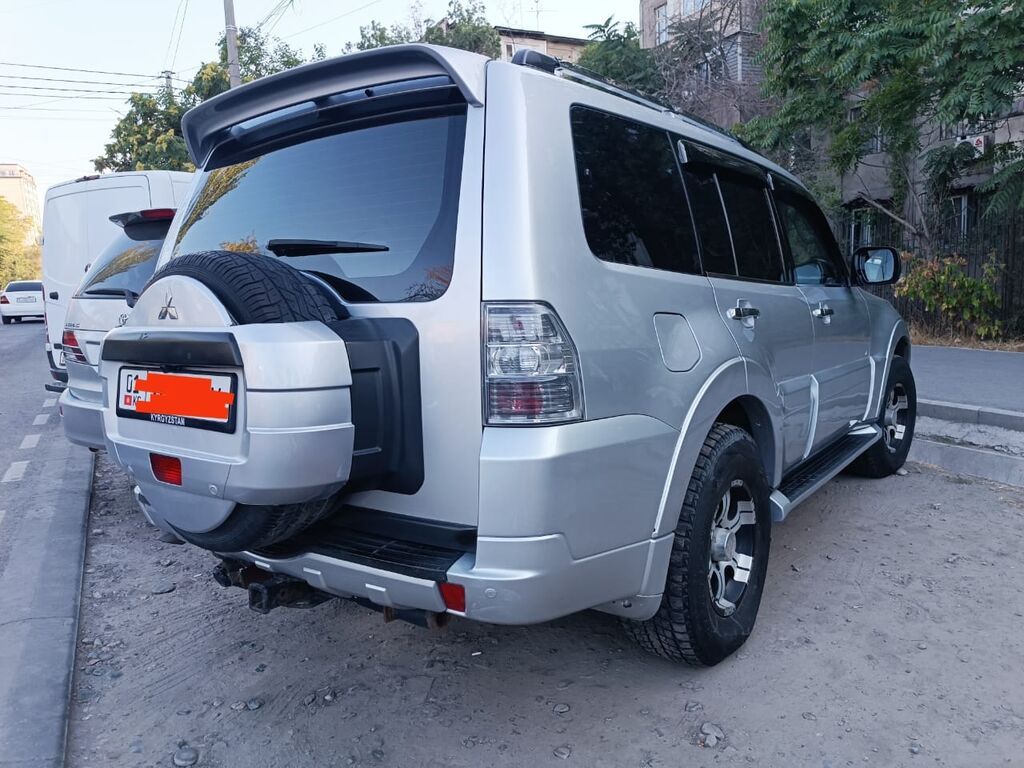 Mitsubishi Pajero: 2007 г., 3 л, Автомат, Бензин, Внедорожник: фото 2