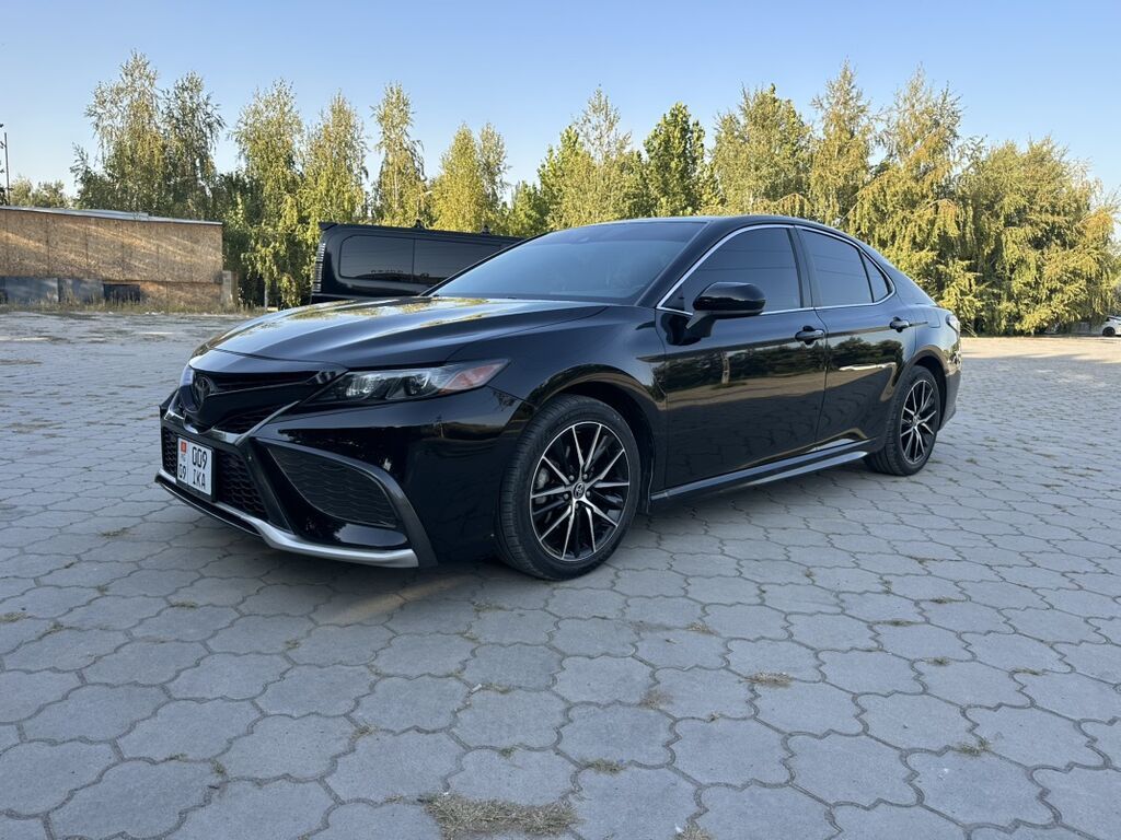 Toyota Camry: 2021 г., 2.5 л, Автомат, Бензин, Седан: фото 2