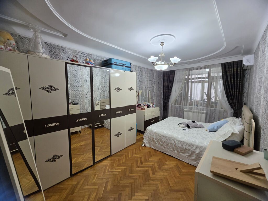 Bakı, 3 otaqlı, Köhnə tikili, m. Nəsimi, 74 kv. m