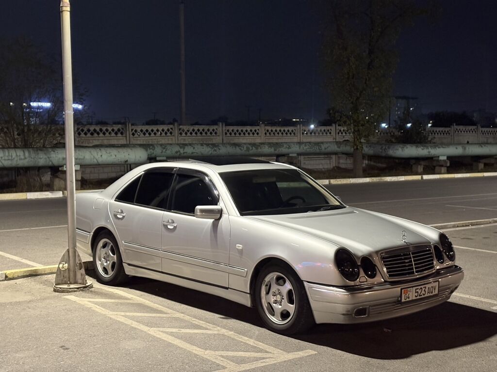 Mercedes-Benz E-Class: 1999 г., 4.3 л, Автомат, Бензин, Седан: фото 2
