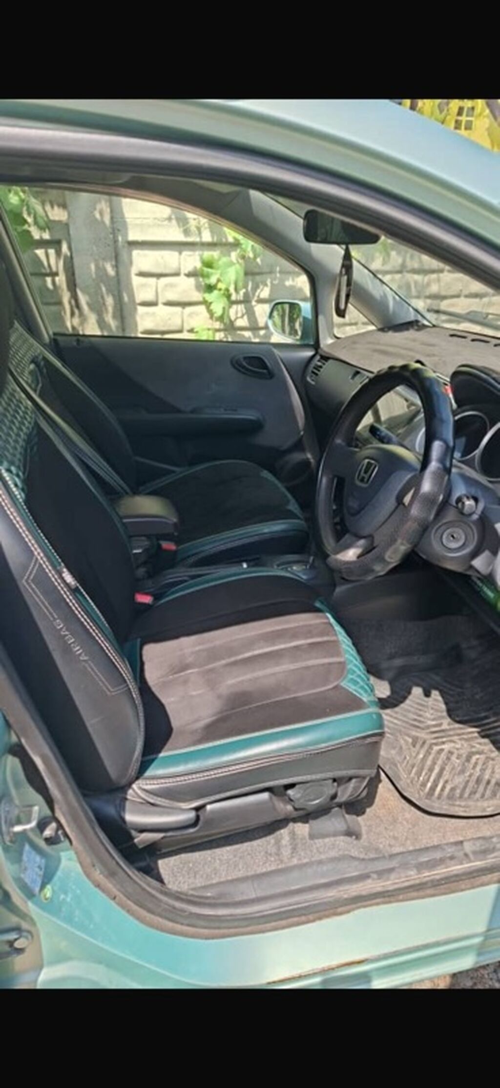 Honda Fit: 2002 г., 1.3 л, Автомат, Бензин, Хэтчбэк: фото 4