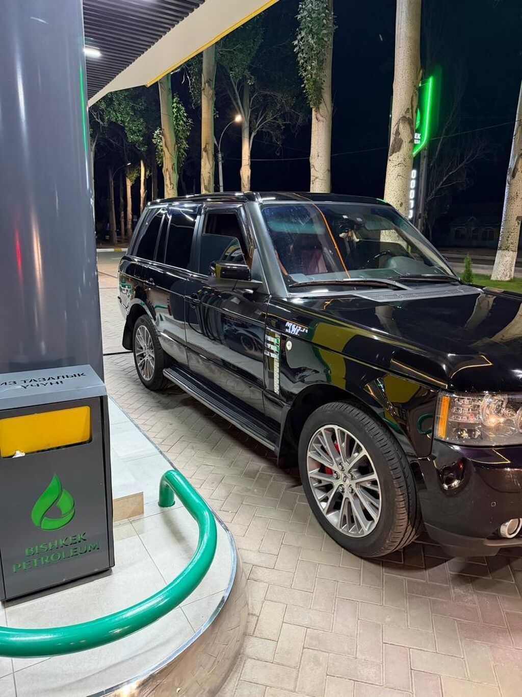 Land Rover Range Rover: 2010 г., 5 л, Автомат, Бензин, Внедорожник: фото 2