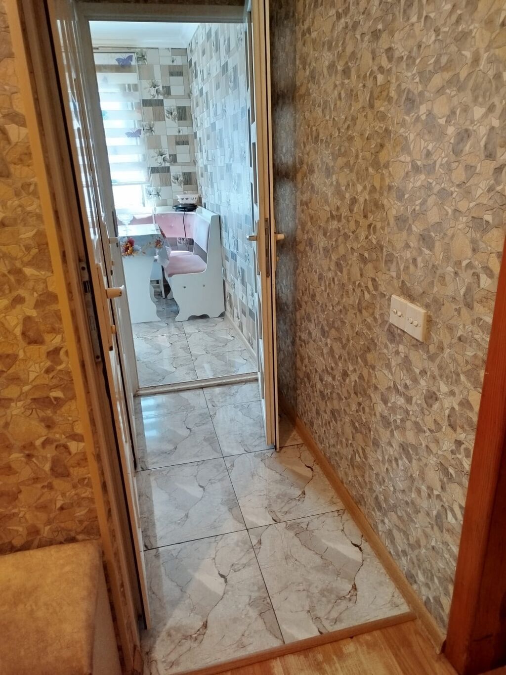 055_724_29_20. Eve oktyabr ayının 7 si baxmaq ve köçmək olar