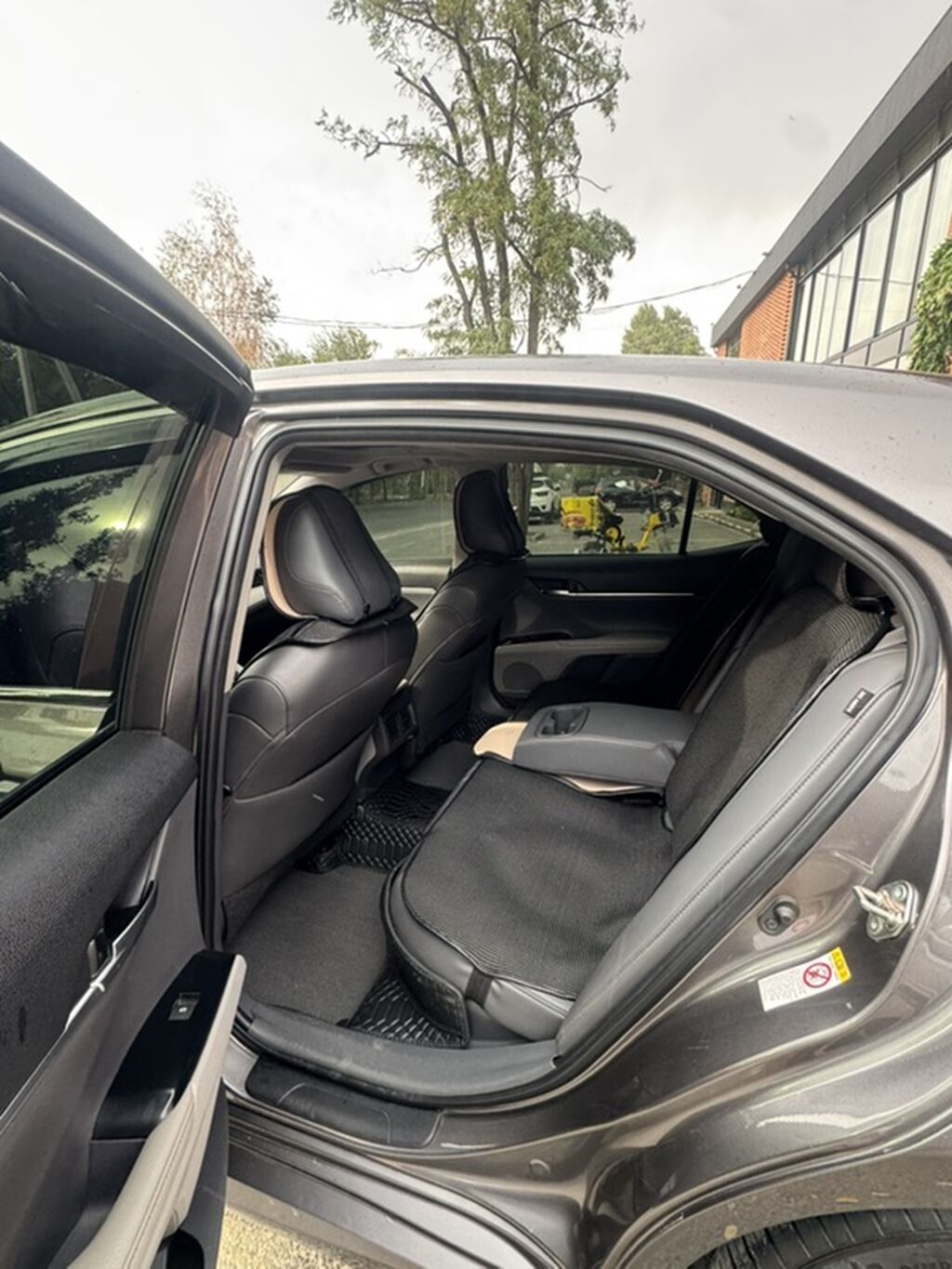 Toyota Camry: 2019 г., 2.5 л, Вариатор, Гибрид, Седан: фото 5