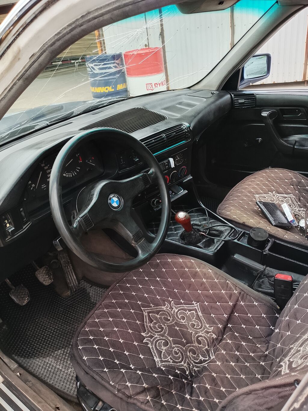 BMW 525: 1990 г., 2.5 л, Механика, Бензин, Седан: фото 8