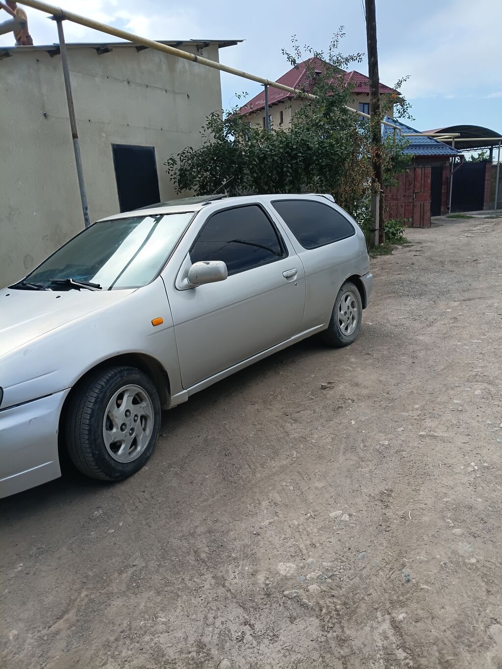 Nissan Almera: 1995 г., 1.6 л, Механика, Бензин, Хэтчбэк — фото 3