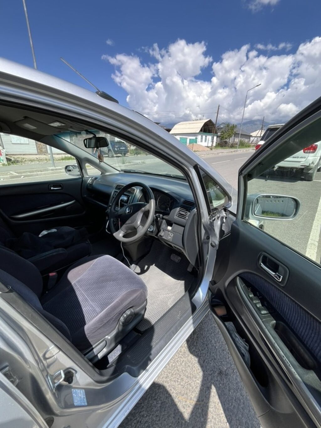 Honda Stream: 2002 г., 1.7 л, Автомат, Бензин, Хэтчбэк: фото 2