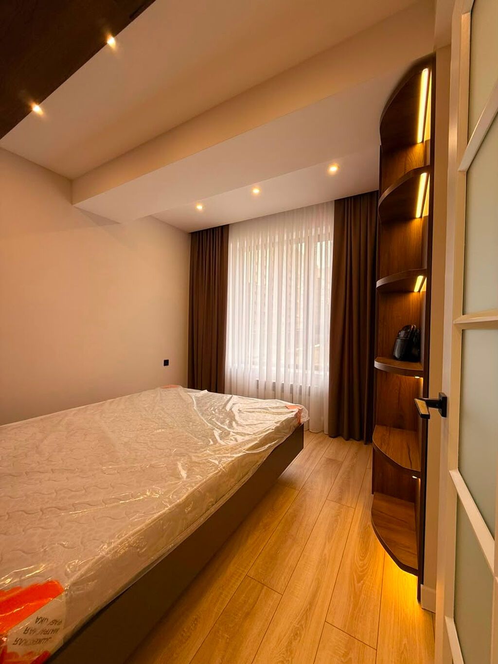 2 комнаты, 42 м², Элитка, 5 этаж, Дизайнерский ремонт — фото 2
