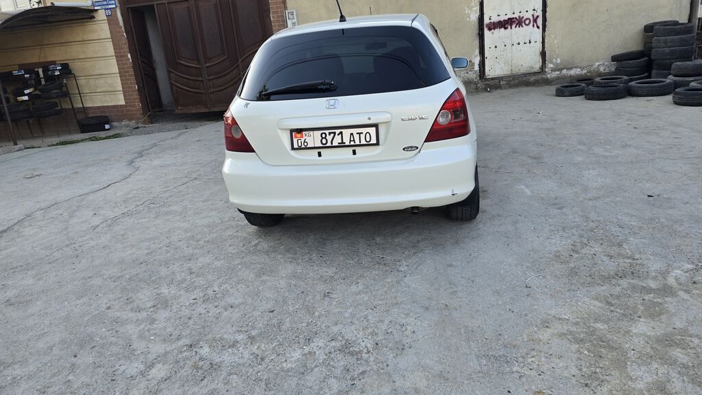 Honda Civic: 2003 г., 1.5 л, Автомат, Бензин, Хэтчбэк: фото 3