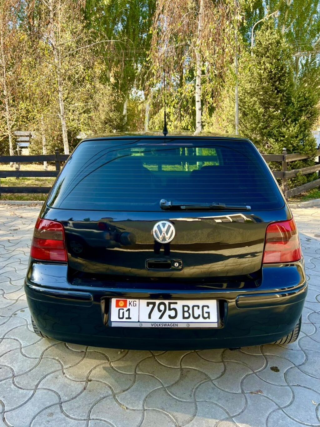 Volkswagen Golf: 2000 г., 2 л, Механика, Бензин, Седан: фото 6