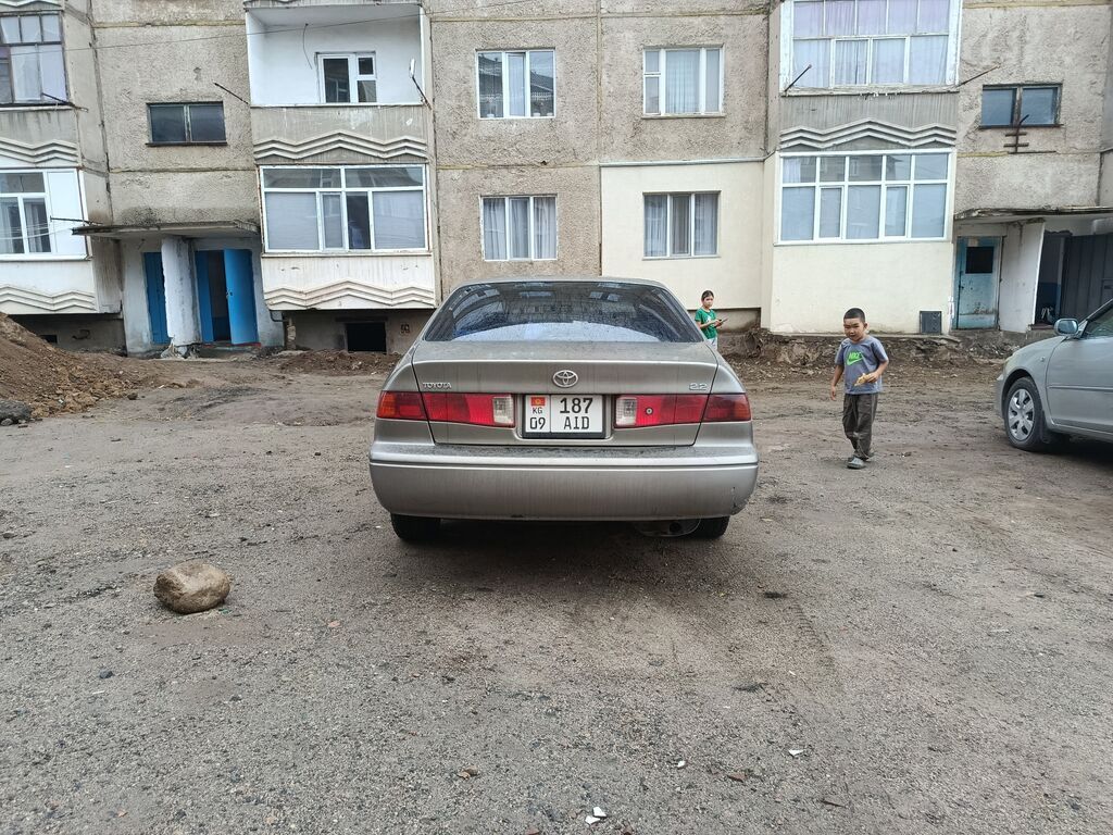 Toyota Camry: 2001 г., 2.2 л, Автомат, Бензин, Седан: фото 2