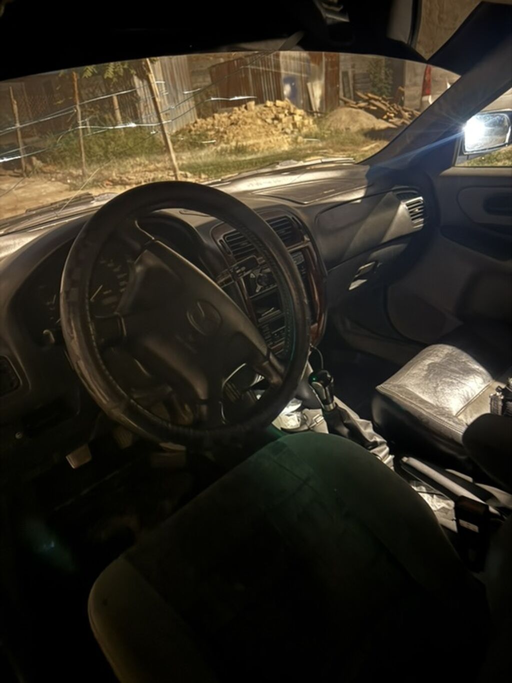Mazda 626: 1997 г., 1.8 л, Механика, Газ, Седан: фото 4
